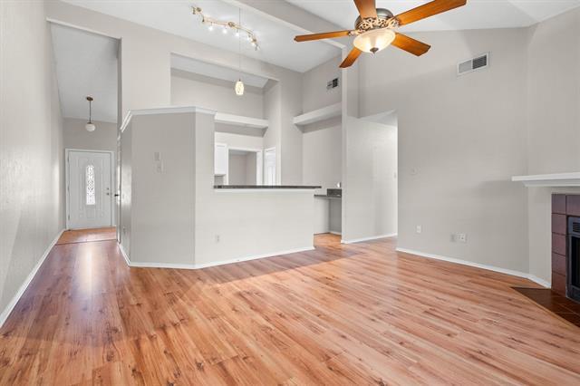 Building Photo - 3018 Hilltop Dr