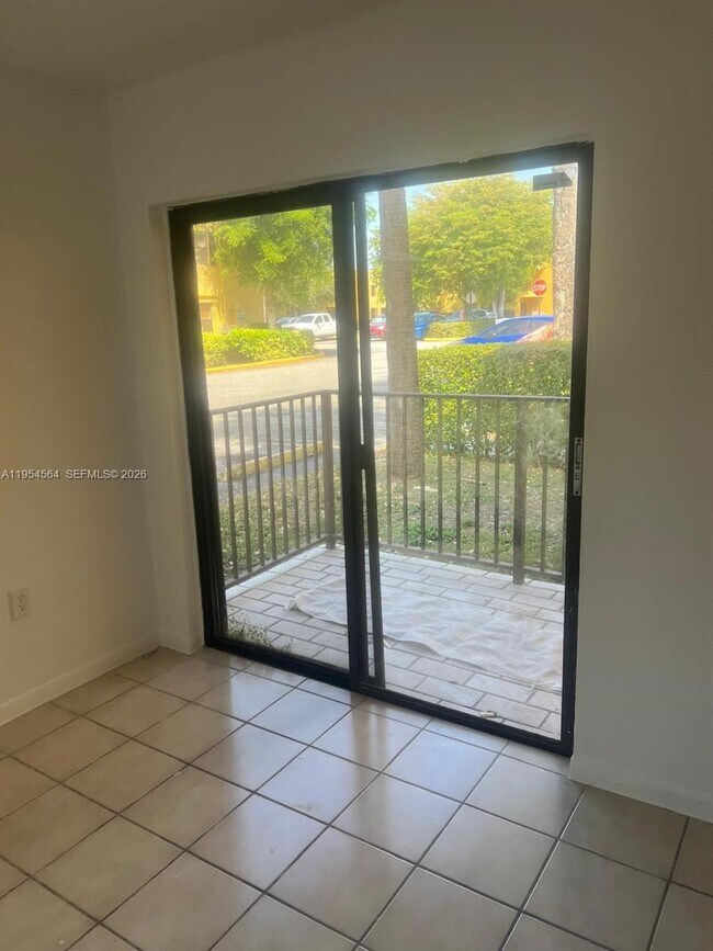 Building Photo - 526 NW 114th Ave