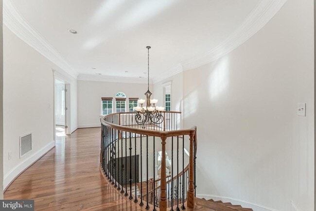 Building Photo - 829 Golden Arrow St