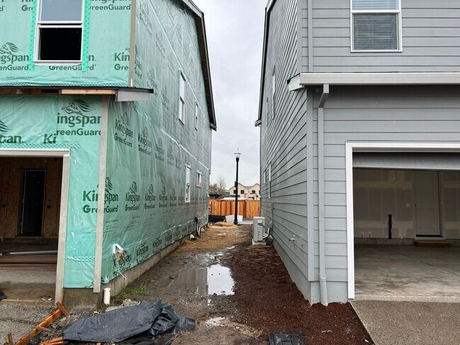 Building Photo - 619 NE 72nd St
