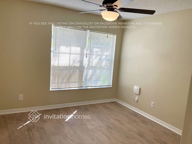 Building Photo - 13835 Valleybrooke Ln