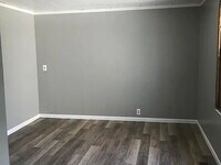 Building Photo - 340 Oakhill Ave