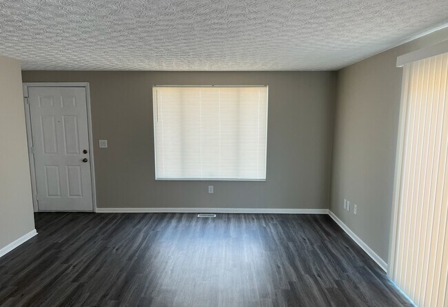 Living Room - 3808 Charbonnett Ct