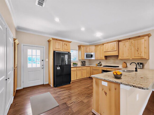 Building Photo - 1020 Elwood Rd