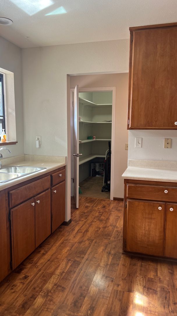Building Photo - Two Bedroom Two bath home with attached Ga...