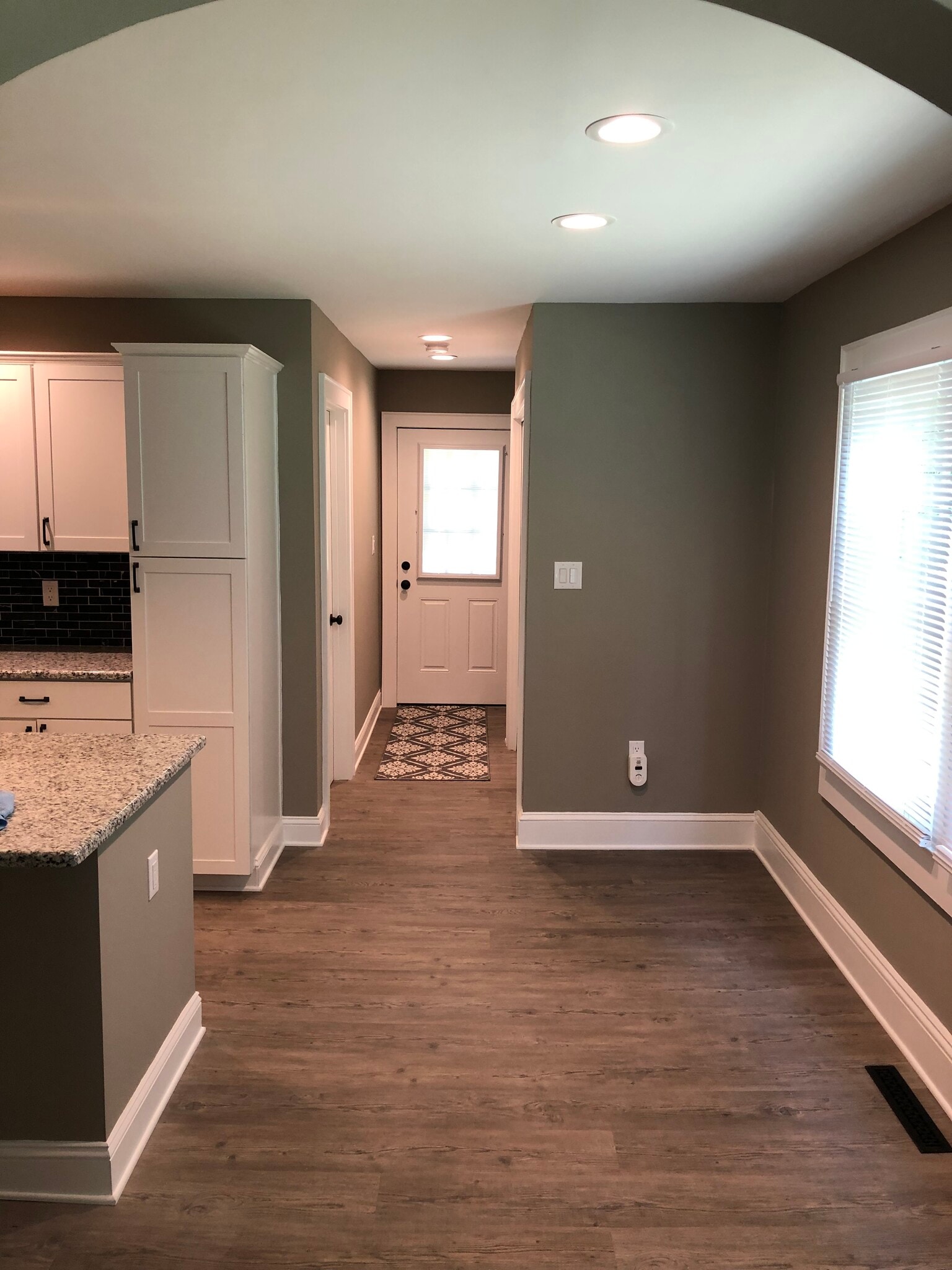 Kitchen Seating Area - 415 Ogburn St