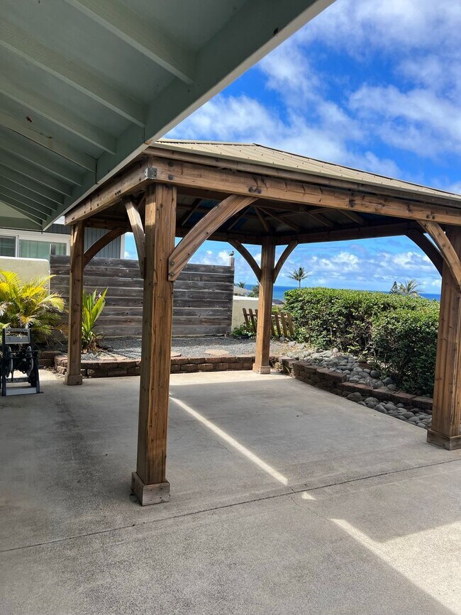 Building Photo - Breathtaking Oceanview Retreat: Exquisite ...