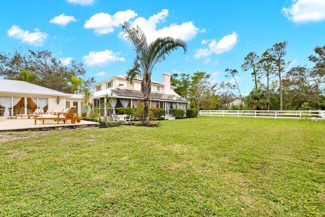 Building Photo - 15100 Sweetwater Ct