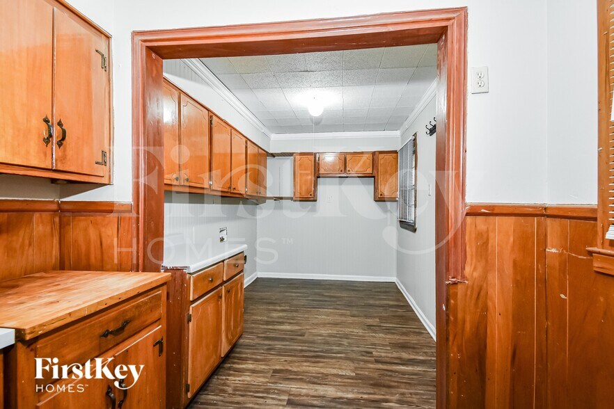 Building Photo - 1083 Richland Dr