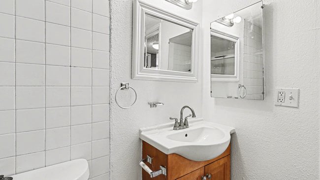 Building Photo - 10211 Ura Ln