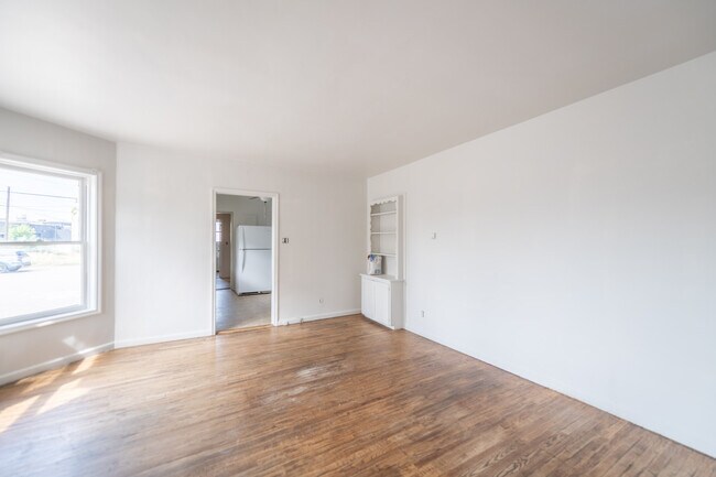 Building Photo - 135 E 4800 S