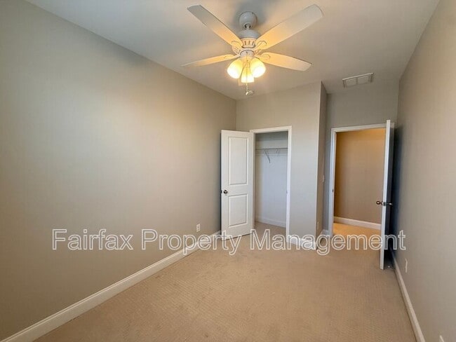 Building Photo - 212 Ellsworth Manor Dr