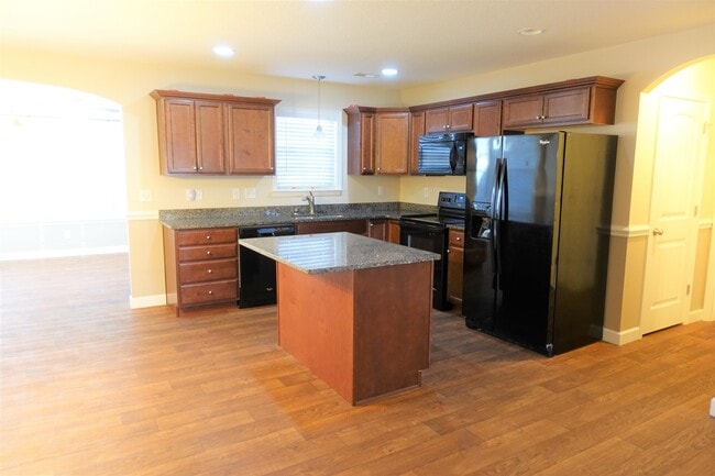 Building Photo - 610 Flintrock Dr