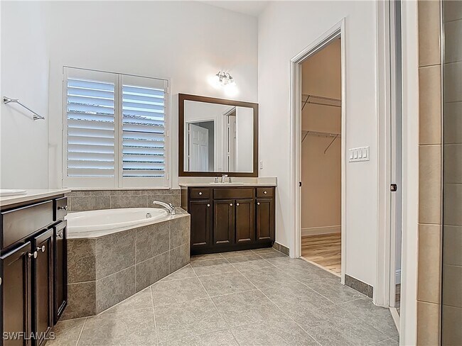 Building Photo - 5088 Rimini Ave