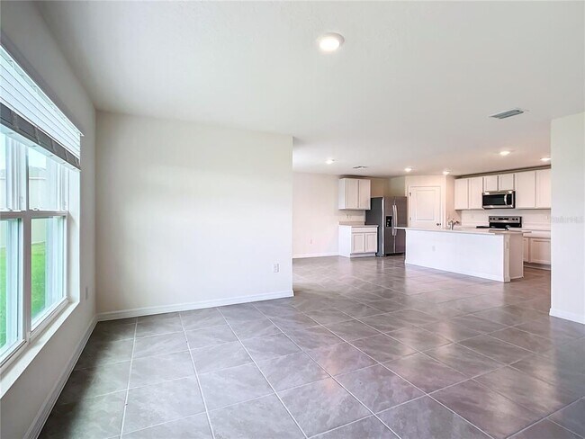 Building Photo - 8561 SW 46th Ave