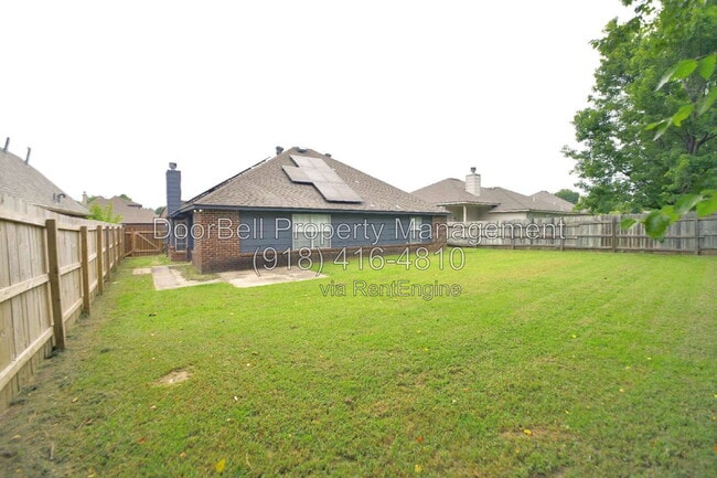 Building Photo - 11621 S Mulberry Ln