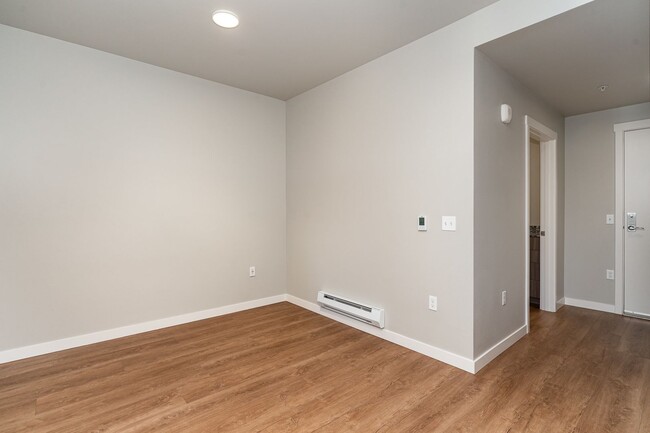 Building Photo - 1Bd/1Ba Bellevue Condo