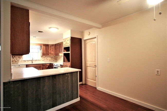 Building Photo - 3715 Lenwood Dr