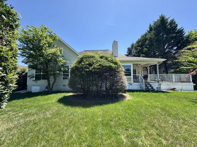 Building Photo - 320 Tigitsi Way