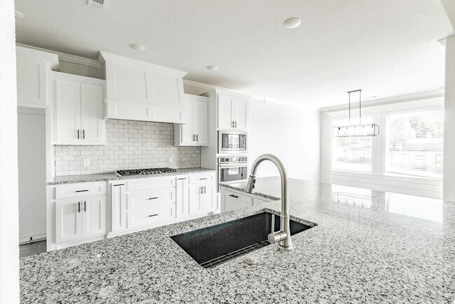 Building Photo - 805 Carlock Dr