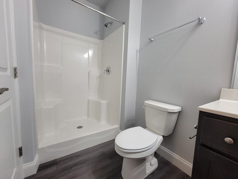 Building Photo - 213 Buckton Dr