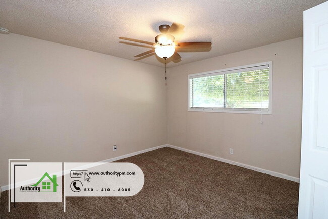 Building Photo - 2326 Corona St