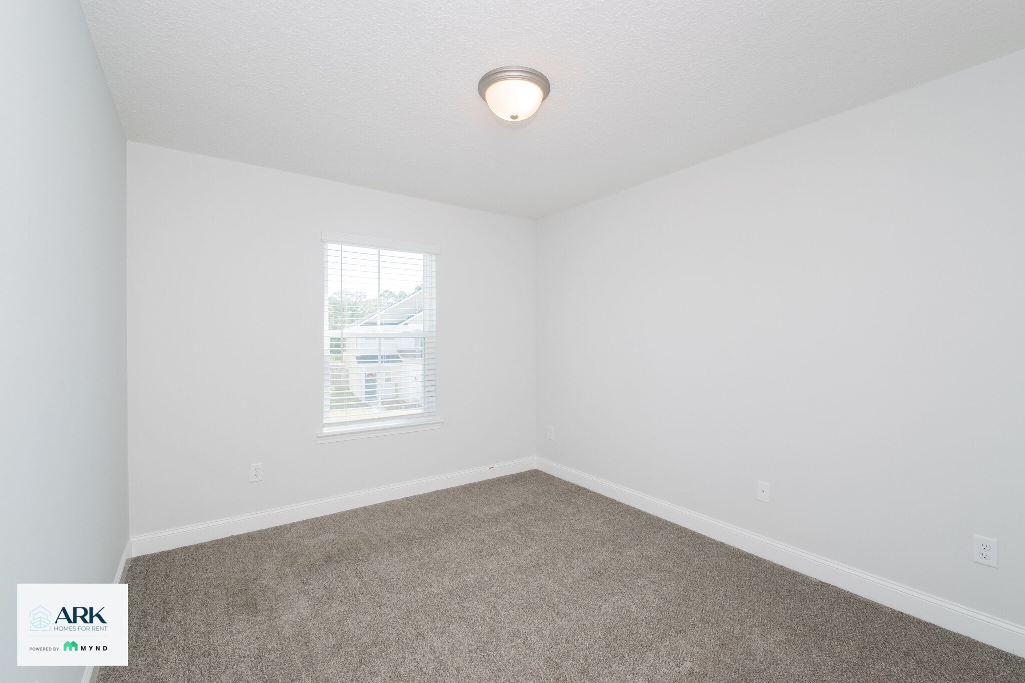Building Photo - 135 Sugarberry Ln