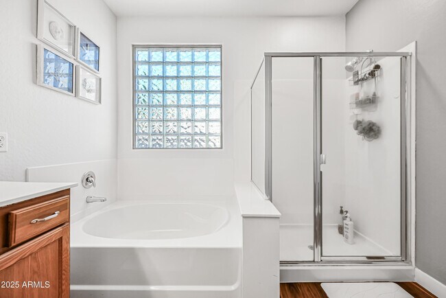 Building Photo - 3156 E Country Shadows St