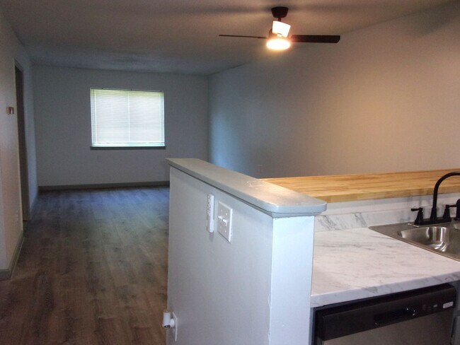 Building Photo - 1673 Eagles Pl