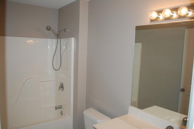 Building Photo - 5007 Craydon Dr