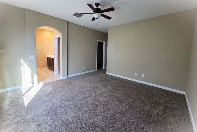 Building Photo - 3 bedroom home with den or office