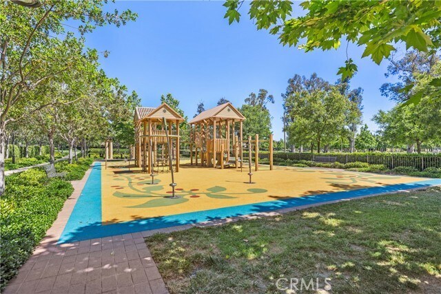 Building Photo - 717 Spring Gdn