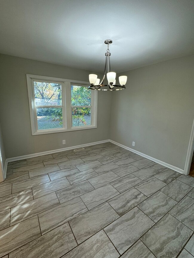 Building Photo - Beautifully Renovated 3-Bedroom Home with ...