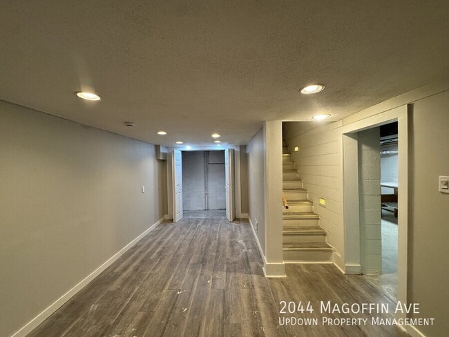 Building Photo - 2044 Magoffin Ave