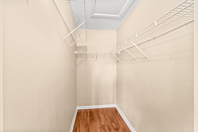 Building Photo - 12210 Dartmoor Dr