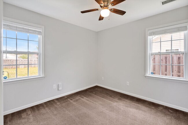Building Photo - 1604 Royal Pine Ct