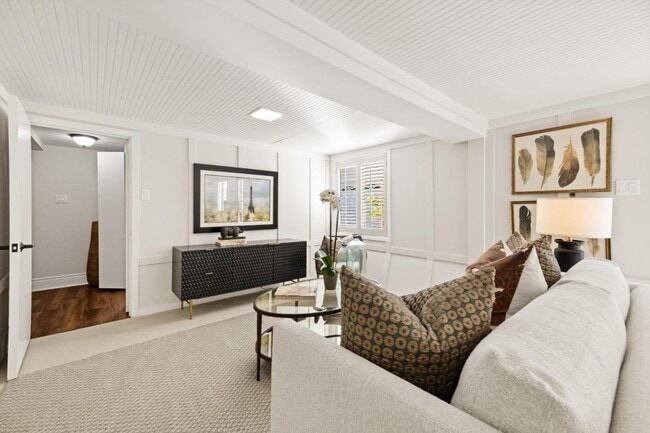 Building Photo - 105 Pepper Ave