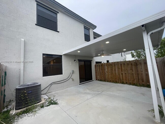 Building Photo - 13383 SW 287th Ter