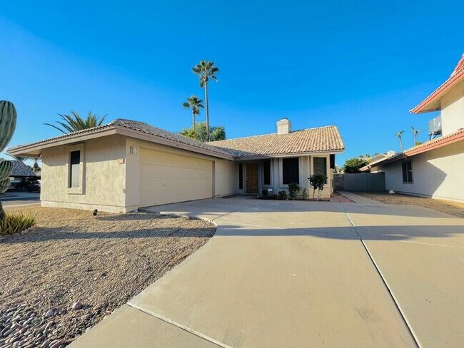 Building Photo - COMING SOON! ADORABLE 3 BEDROOMS/ 2BATHS SINGLE LEVEL HOME!!