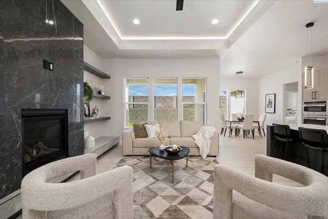 Building Photo - Modern 4-Bedroom Home in Desirable Richland