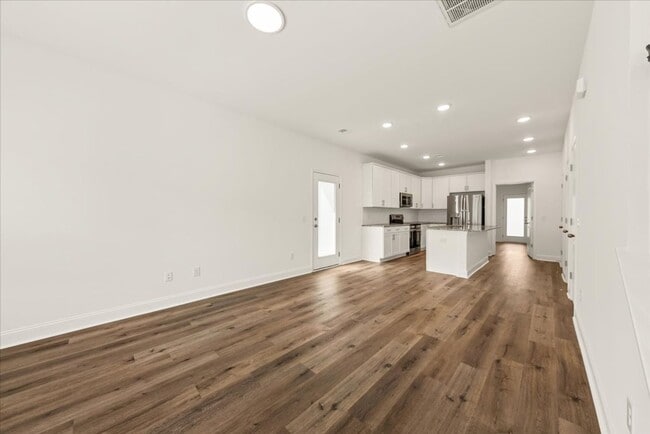 Building Photo - BRAND NEW TOWNHOUSE!!