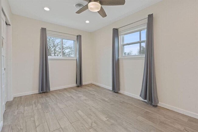 Building Photo - 5211 Halmark Dr