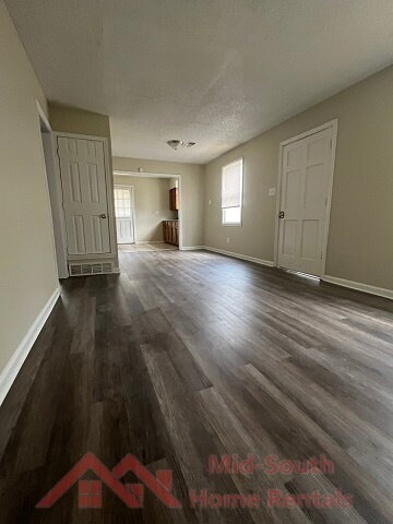 Building Photo - 3111 Harvester Ln