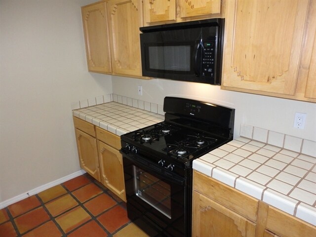 Building Photo - 10136 Calabacillas Ct NW