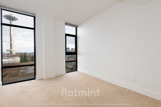 Building Photo - 2911 2nd Ave