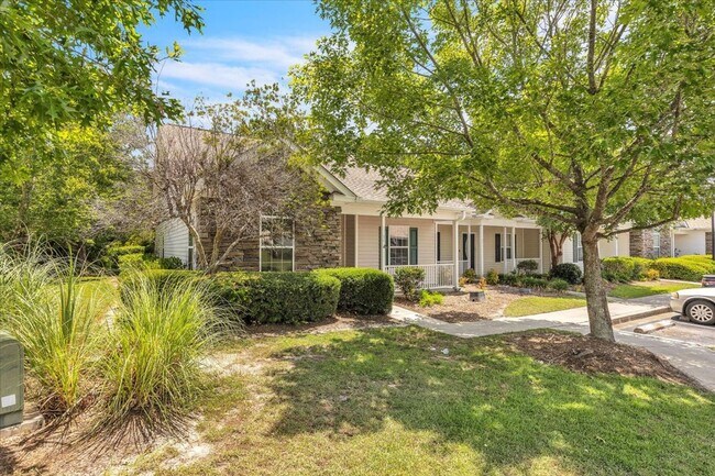 Building Photo - Better Than New 3 Bed/2 Bath Townhome in S...