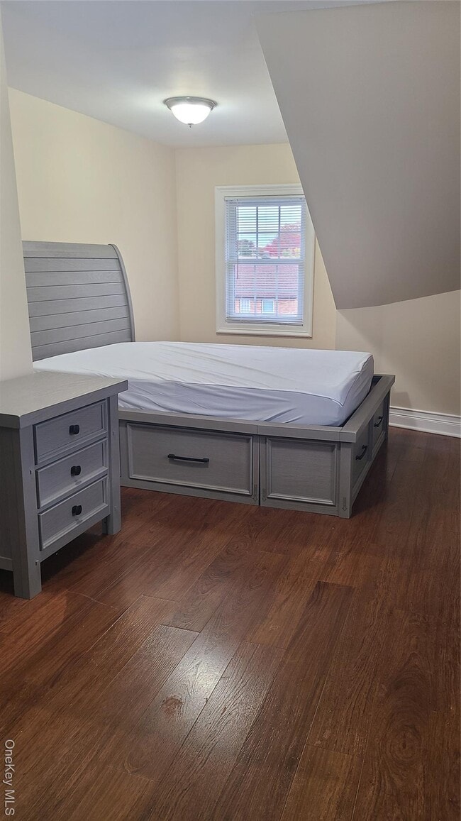 Building Photo - 92-16 218th Pl