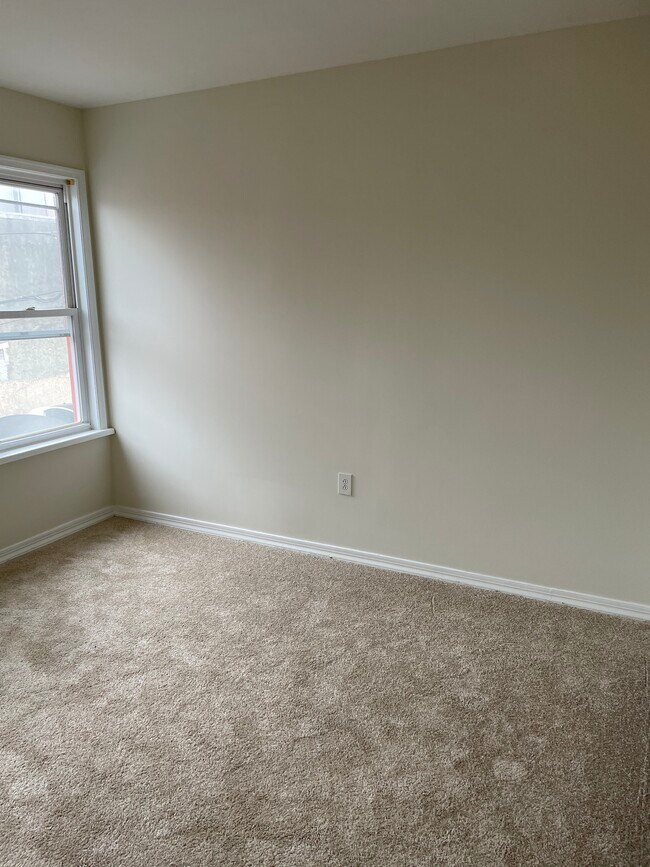 Building Photo - 1831 Fontain St