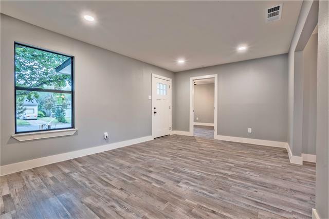 Building Photo - 2423 Fenwick Dr