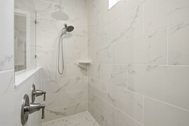 Building Photo - 3-Bed Corner Lot Home in Waterways Community